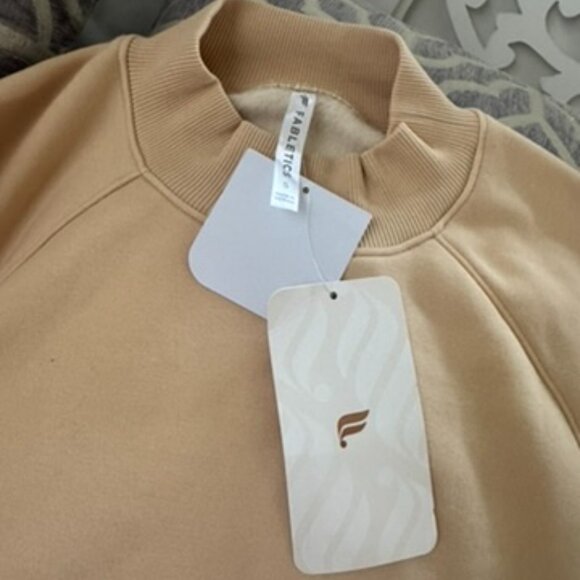 NWT Fabletics Mockneck - Picture 2 of 4